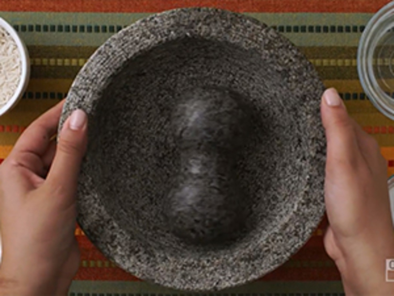 Image of How to cure a Molcajete article